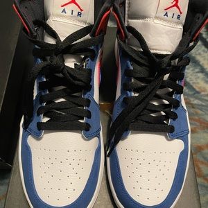 Air Jordan 1 Mid